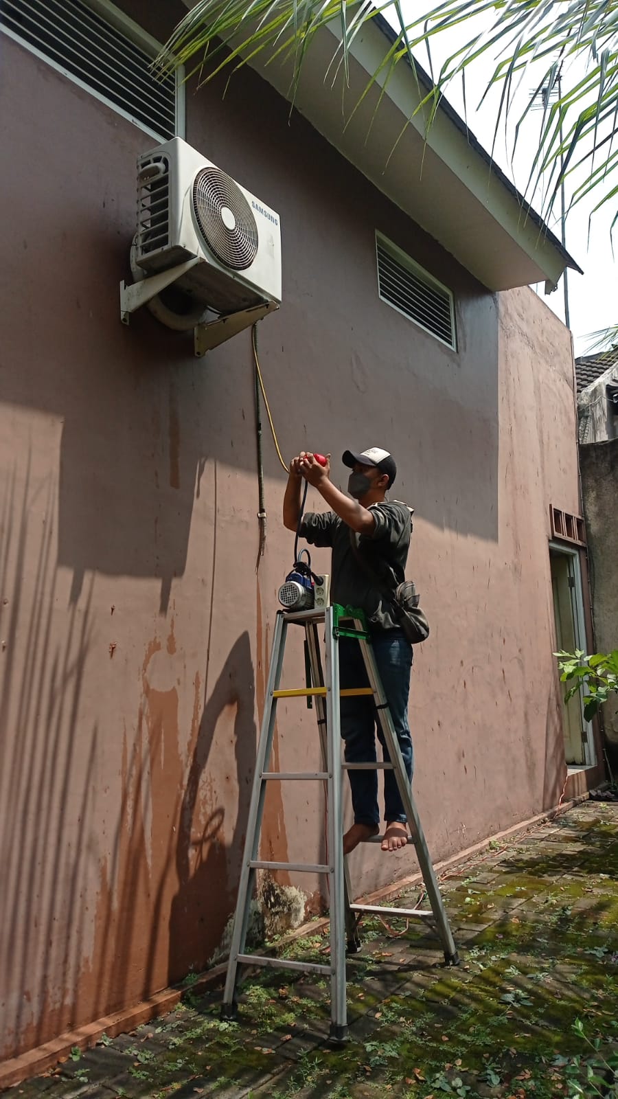 Perawatan AC Panggilan Gaga